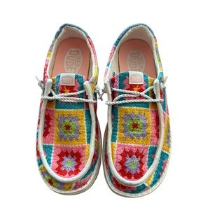 hey dude Wendy Crochet Squares Pink Multicolor Women Size 8